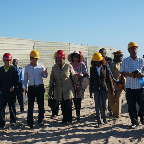 莫礦產(chǎn)資源部比亞斯部長(zhǎng)到訪長(zhǎng)城礦業(yè)項(xiàng)目所...